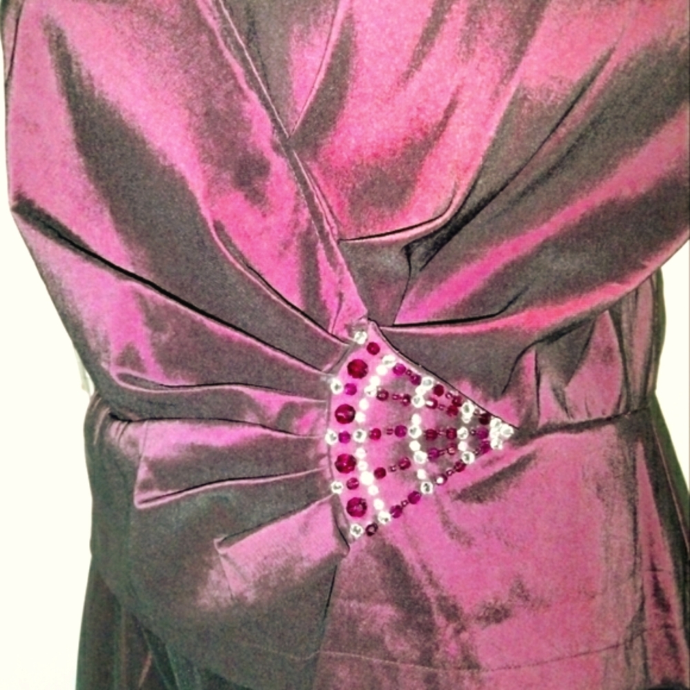 Burgundy ball gown - Picture 5 of 7